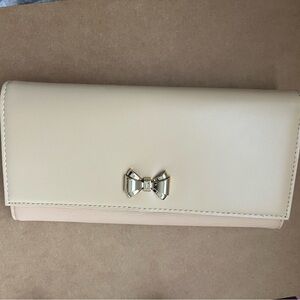 Ted Baker Cream Bow Accent Women's Clutch